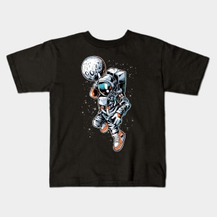 Astronaut Dunking Moon Funny Basketball Art Kids T-Shirt